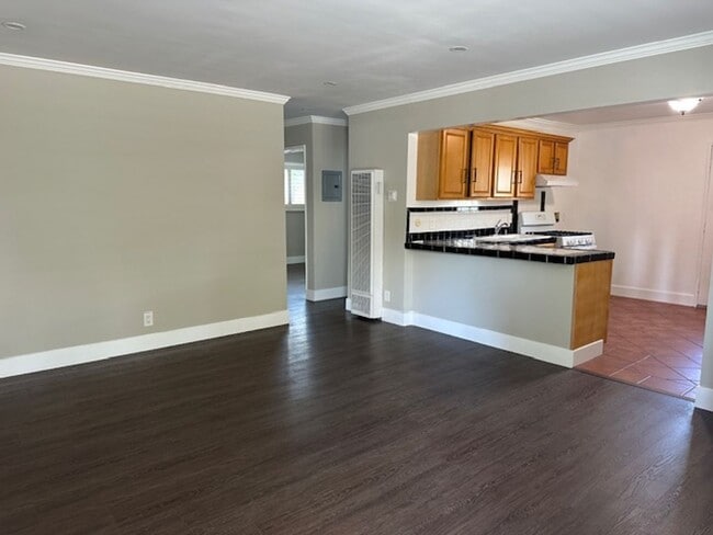 property at 175 W Linden Ct