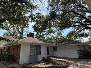 1826 Chimney Rock Rd in Houston, TX - Building Photo - Building Photo