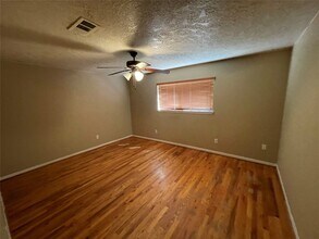 181 Greenleaf Ln in Conroe, TX - Building Photo - Building Photo