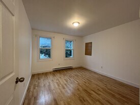 241 Carillon St in Ottawa, ON - Building Photo