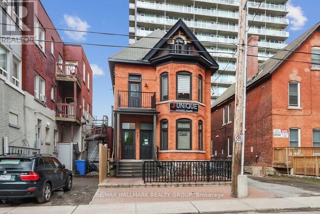 property at 2-381 COOPER St