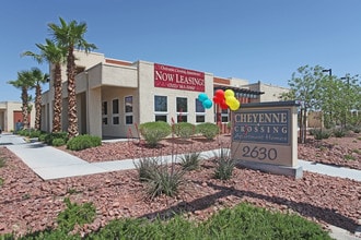 Cheyenne Crossing Apartments in North Las Vegas, NV - Foto de edificio - Building Photo