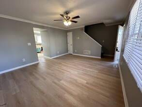 217 Wynn Way in Columbia, SC - Foto de edificio - Building Photo
