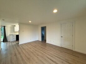 925 Avenue G in Seaside, OR - Building Photo