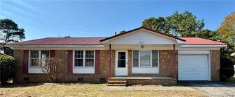 1222 Kienast Dr in Fayetteville, NC - Building Photo