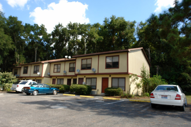 Southern Pines Apartments in Ocala, FL - Building Photo - Building Photo