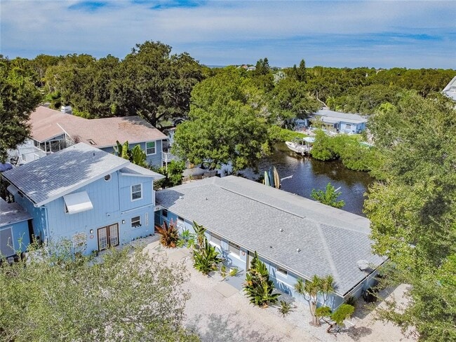 607 Betmor Ln in Palm Harbor, FL - Building Photo - Building Photo
