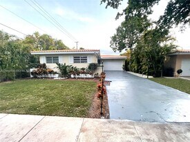 1556 San Benito Ave in Coral Gables, FL - Building Photo
