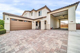19026 W Becker Ln in Surprise, AZ - Building Photo - Building Photo