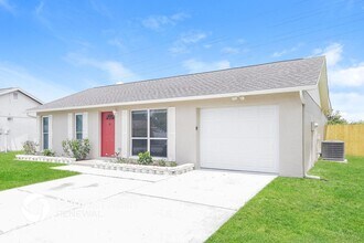 7934 Griswold Loop in New Port Richey, FL - Building Photo - Building Photo