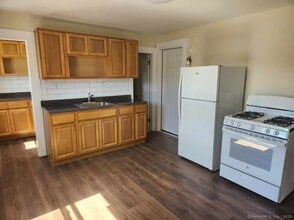 280 Park Ave in Torrington, CT - Building Photo - Building Photo