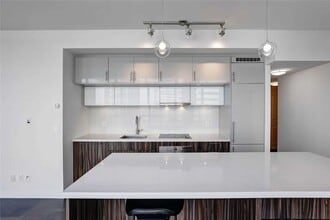 8 Mercer St in Toronto, ON - Building Photo - Building Photo