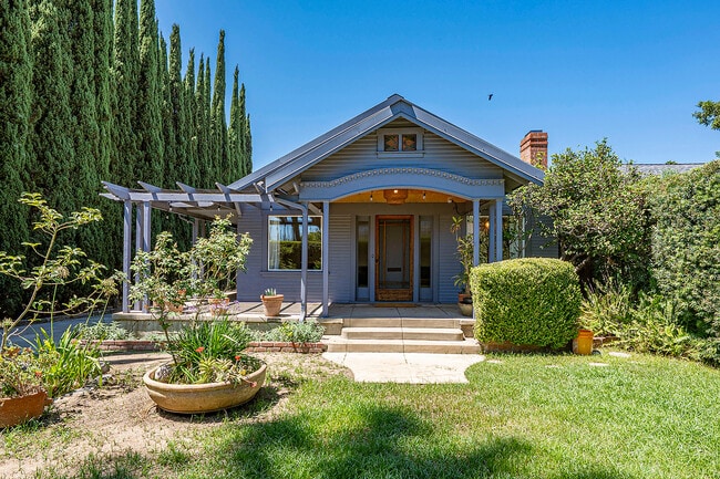 property at 5123 Townsend Ave