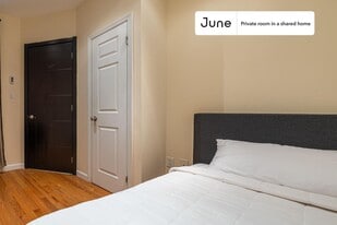 Room in Shared 4 bed/2 bath home in New York, NY - Building Photo