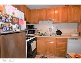 33 Cogswell Ave-Unit -Apt 4 in Cambridge, MA - Building Photo - Building Photo
