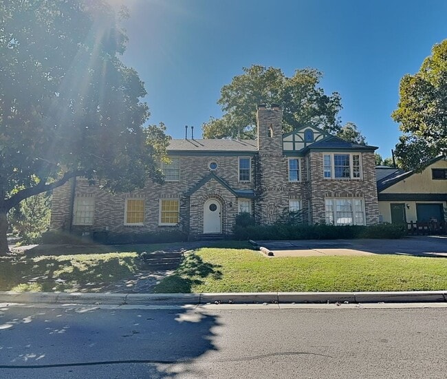 property at 3551 W 4th St