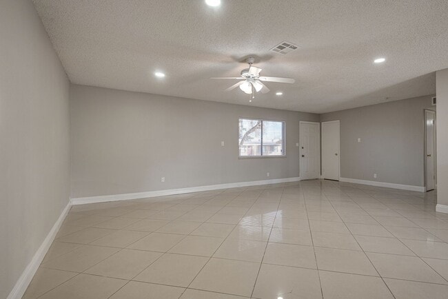 800 Slayton Dr in Las Vegas, NV - Building Photo - Building Photo