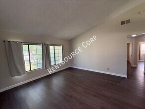 44249 Halcom Ave in Lancaster, CA - Building Photo - Building Photo