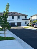 13637 SW 157th Pl in Miami, FL - Building Photo