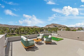 4053 Heron Fairway Dr in Las Vegas, NV - Building Photo - Building Photo