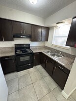 1199 Bentley Rd in Leesburg, FL - Building Photo