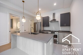 1814 W Thomas St in Chicago, IL - Foto de edificio - Building Photo