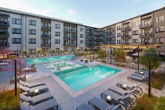 Diamond Flats in Carrollton, TX - Foto de edificio - Building Photo