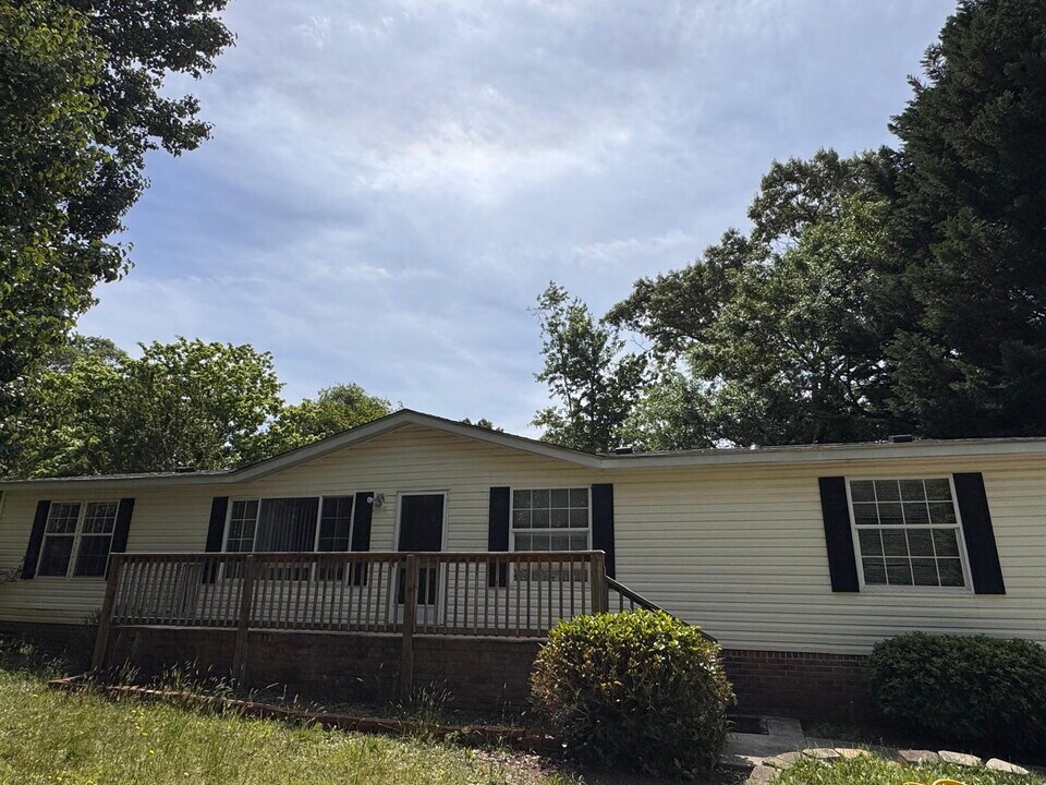 9 Workman Dr in Greenville, SC - Building Photo
