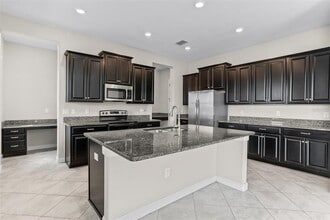 11715 Navajo Sandstone St in Riverview, FL - Building Photo - Building Photo