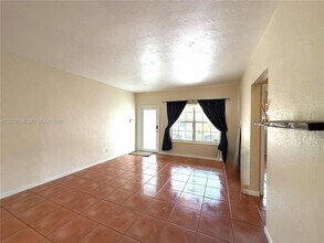 1840 SW 29th Ave in Miami, FL - Building Photo - Building Photo
