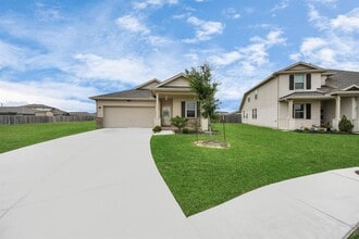 503 Thunder Cloud Dr in Mont Belvieu, TX - Building Photo - Building Photo