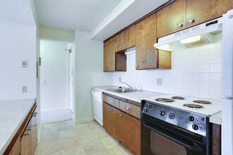 Berkley Manor Apartments in Buffalo, NY - Building Photo - Building Photo