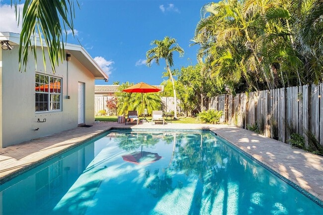 3221 Seaward Dr in Pompano Beach, FL - Foto de edificio - Building Photo
