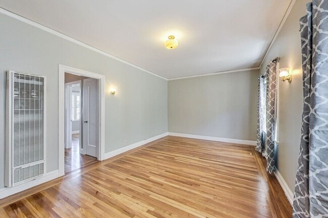 6048 Monroe Ave in Oakland, CA - Building Photo - Building Photo