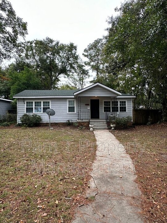 201 E 58th St in Savannah, GA - Foto de edificio