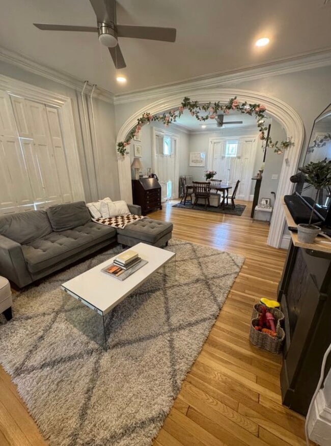 413 Hammond St, Unit 1