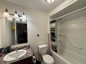 523 Canterbury Dr in Fredericton, NB - Building Photo - Building Photo