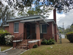 651 W 42nd St in Savannah, GA - Building Photo - Building Photo