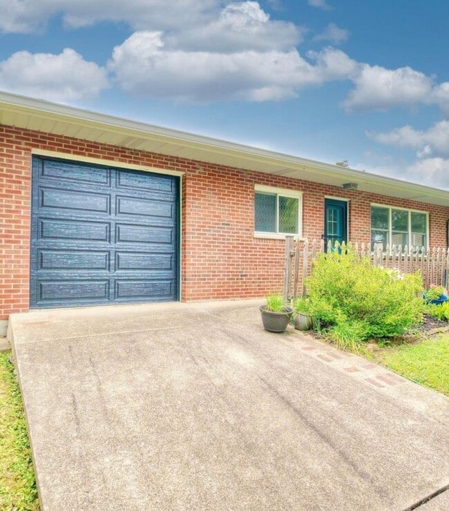 2401 Carlisle Ave in Fort Mitchell, KY - Building Photo - Building Photo