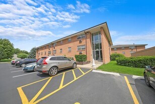 2425 Wesleyan Ave in Rockford, IL - Building Photo