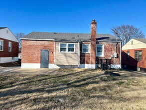 242 Emerling Dr in St. Louis, MO - Building Photo - Building Photo