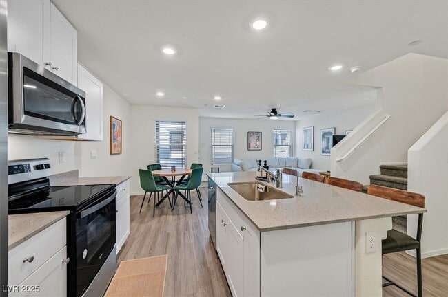 property at 1906 Arietta Vista Street