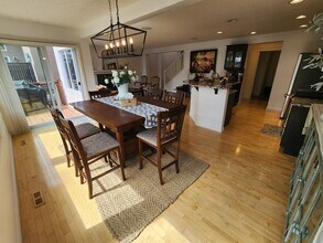420 Everbrook Dr SW in Calgary, AB - Building Photo - Building Photo