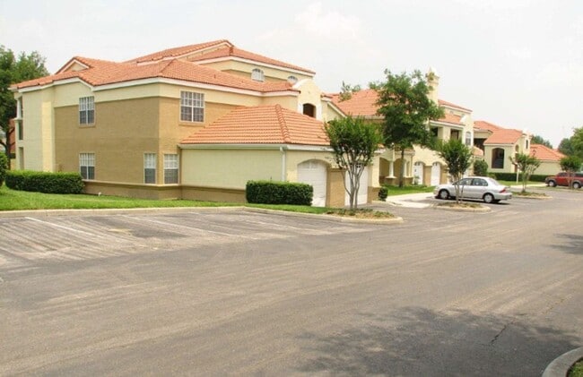7270 Westpointe Blvd in Orlando, FL - Foto de edificio - Building Photo