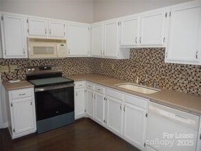 10749 Colony Woods Dr in Charlotte, NC - Building Photo - Building Photo