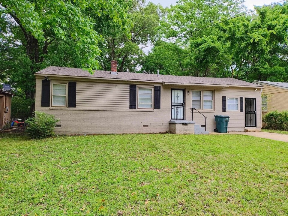 3558 Debby Dr in Memphis, TN - Building Photo