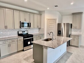 5026 Pne Hvn Ln in Fresno, TX - Building Photo - Building Photo