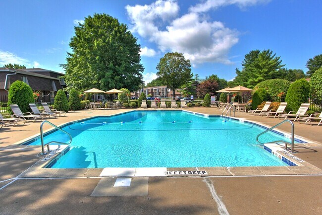 Regency Park North in Queensbury, NY - Building Photo - Building Photo