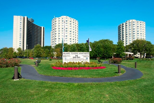 Hilliard Towers Family II in Chicago, IL - Building Photo