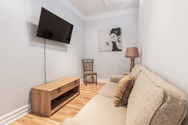 property at 414 W 46th St